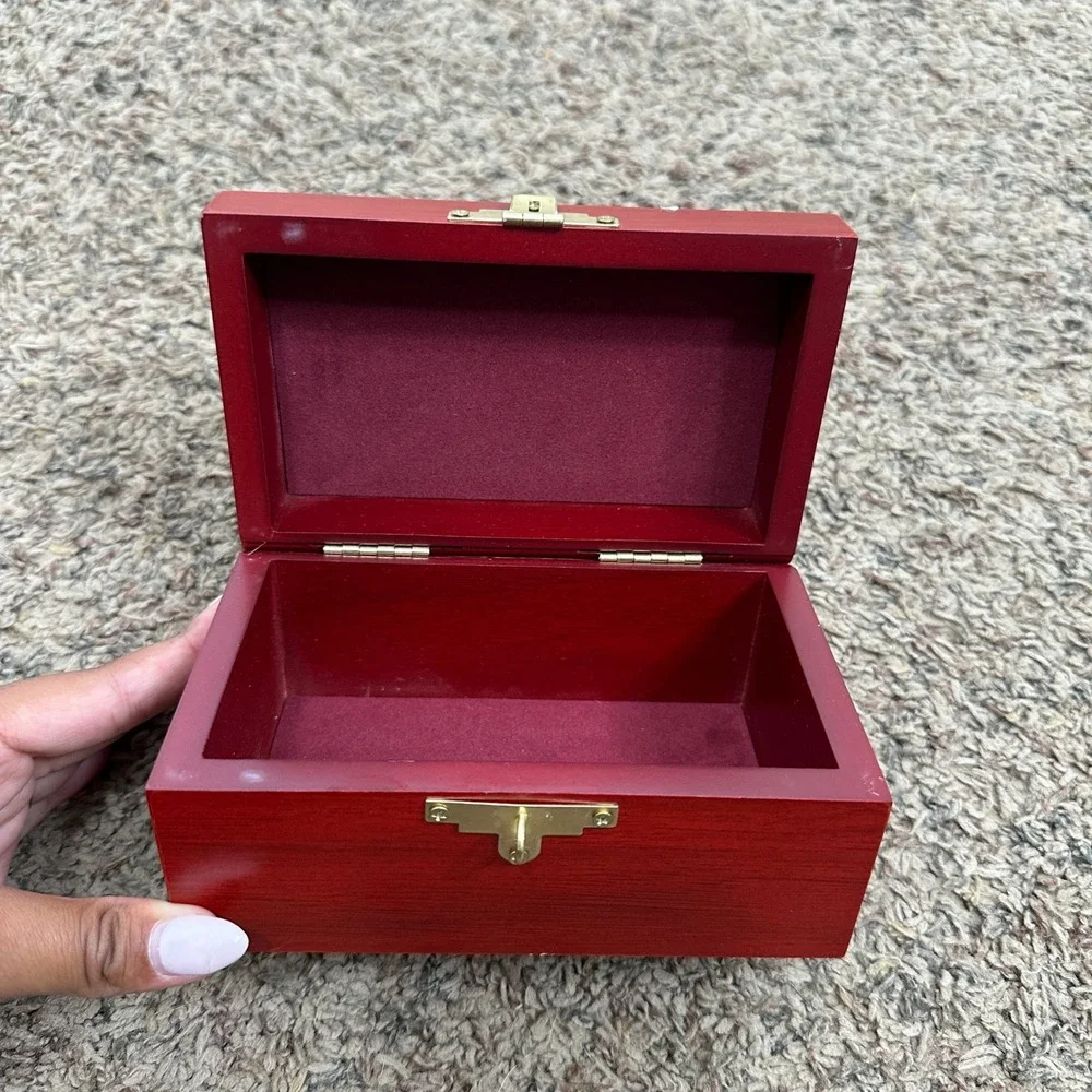Vintage Style Red Wooden Keepsake Box Jewelry Chest with Gold Latch Felt Lining